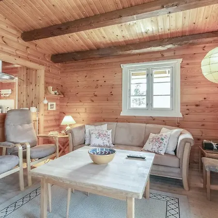 Three-bedroom Holiday In Aakirkeby Vester Somarken