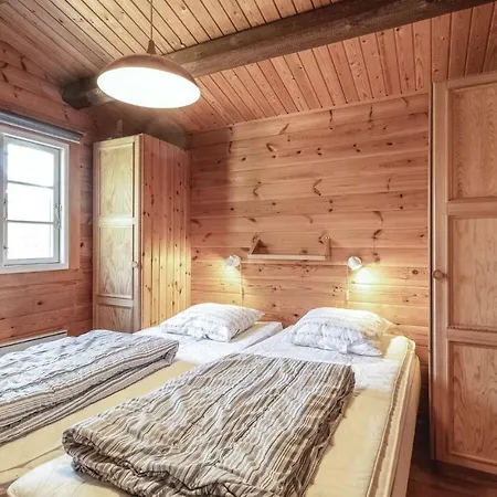 Three-bedroom Holiday In Aakirkeby Casa de Férias